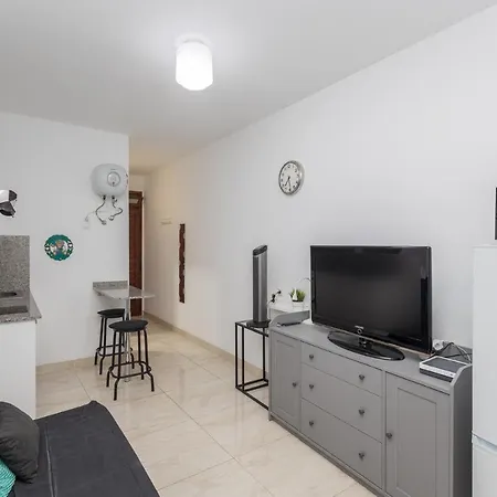 Comfy Renovated Studio 2 Min Walk To Beach