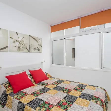 Comfy Renovated Studio 2 Min Walk To Beach Lejlighed