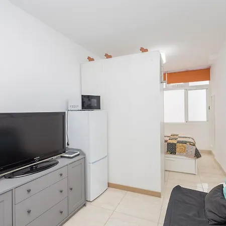 Comfy Renovated Studio 2 Min Walk To Beach Las Palmas de Gran Canaria