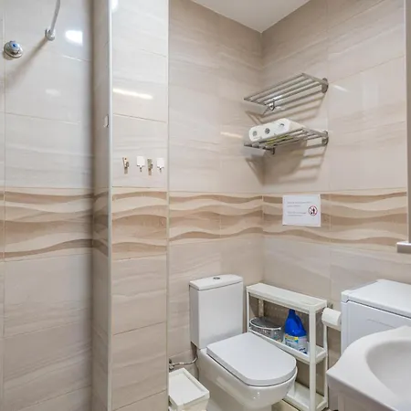 Comfy Renovated Studio 2 Min Walk To Beach